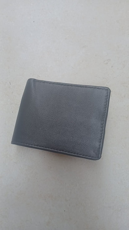 Men Classic Leather Wallet - Black