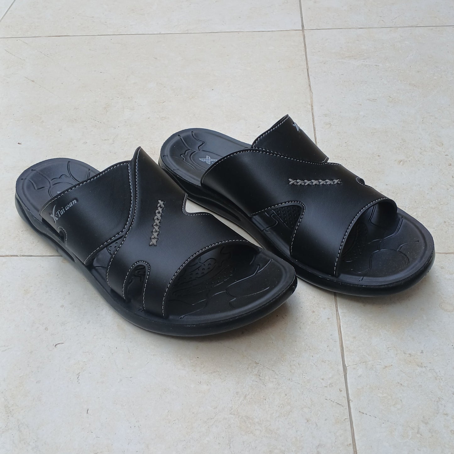 Men Trendy Slippers Comfort  - Black - XT02